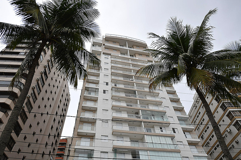 O triplex no Guarujá apontado como suposto pagamento de propina da OAS ao ex-presidente Luiz Inácio Lula da Silva