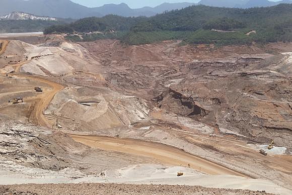 Um ano após tragédia de Mariana, Samarco planeja reconstruir distritos em 2018