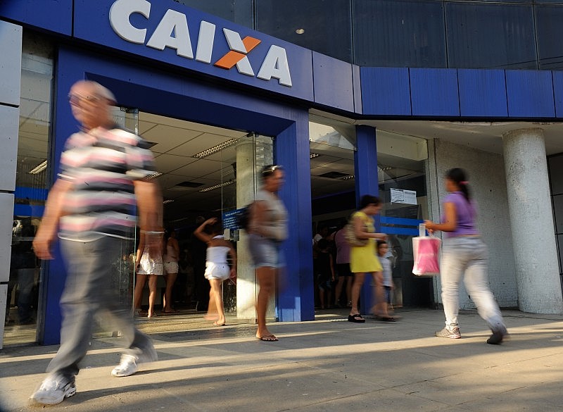 A preocupação por parte de sindicatos, trabalhadores e especialistas é que tais medidas indiquem tentativa de privatização