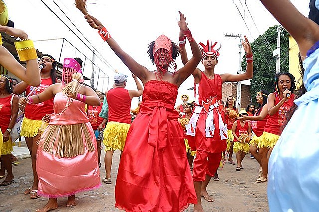 A Associação Cultural Nação Mulambo atua desde 1997 desenvolvendo em crianças e adolescentes habilidades com ritmos percussivos