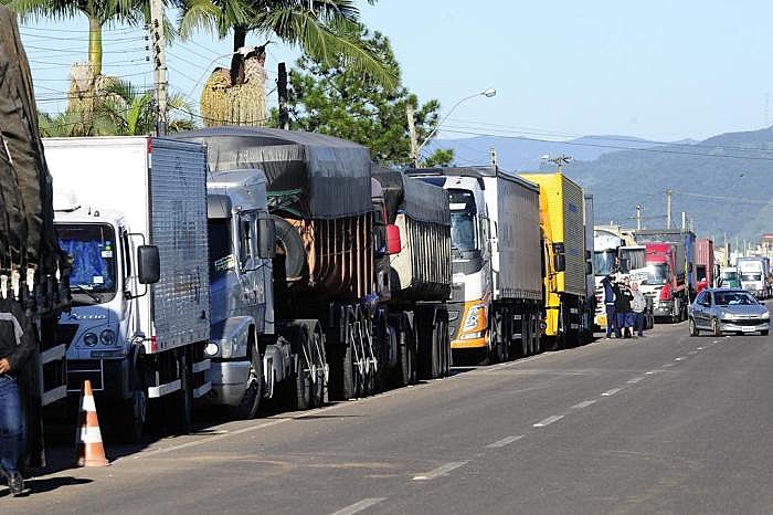 Condutores ligados ao governo boicotaram o movimento, segundo liderança dos caminhoneiros autônomos