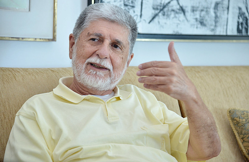 Se Lula não for candidato, a democracia brasileira vai descer para um abismo, avalia diplomata