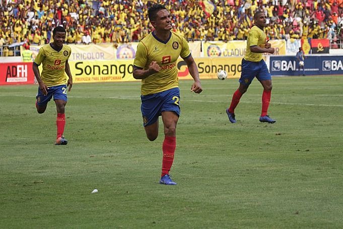 Primeiro gol da partida foi marcado por Thiago