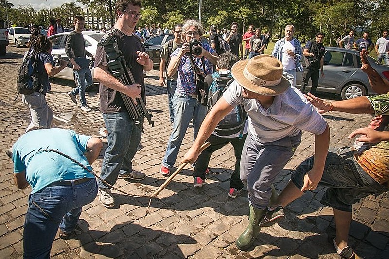 Estudante é espancado em Universidade de Santa Maria durante a Caravana de Lula pelo RS em 2018
