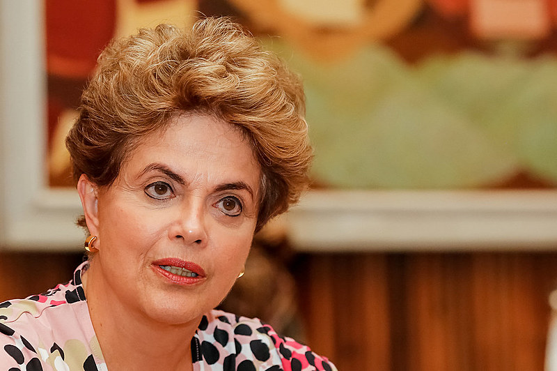 "Em qualquer lugar do mundo, esta é uma declaração que enseja a característica de desvio de finalidade do impeachment", acrescentou Dilma