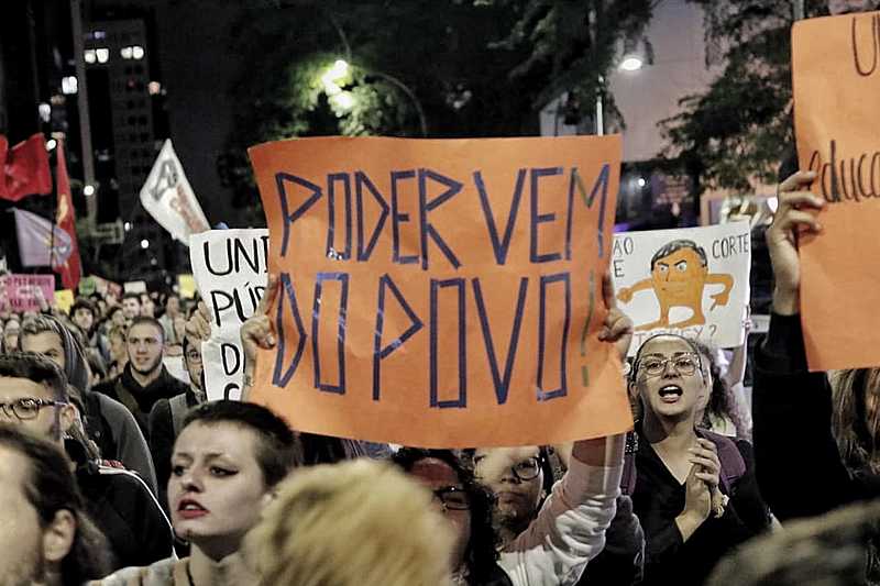 Em Curitiba, dia 15 foi marcado por maiores manifestações dos últimos tempos