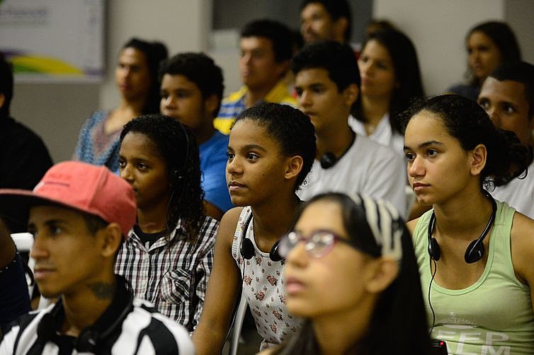 Além dos jovens enfrentarem mais dificuldades para conseguir trabalho, quando empregados, são os mais vulneráveis à demissão
