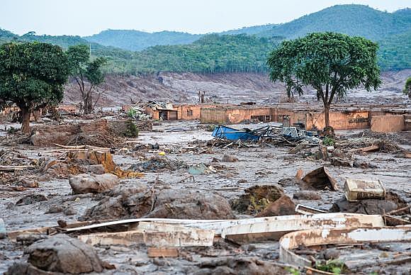 Cidade de Bento Rodrigues foi completamente destruída pela lama da barragem de Fundão
