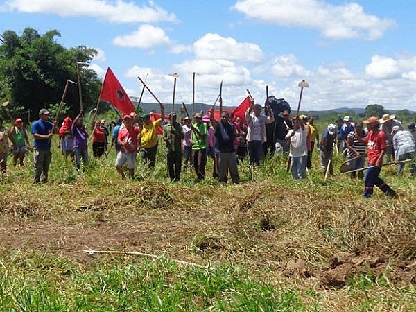 "As acusações não são verdadeiras (...) e o MST respeita todas as famílias que se organizam para fazer a luta pela a terra", diz a nota