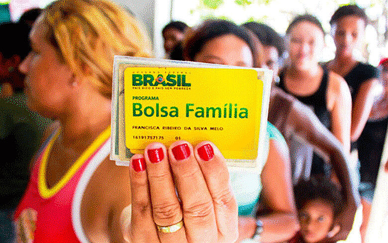 É o momento de os trabalhadores dos bancos públicos estabelecerem estreita aliança com os beneficiários de programas sociais