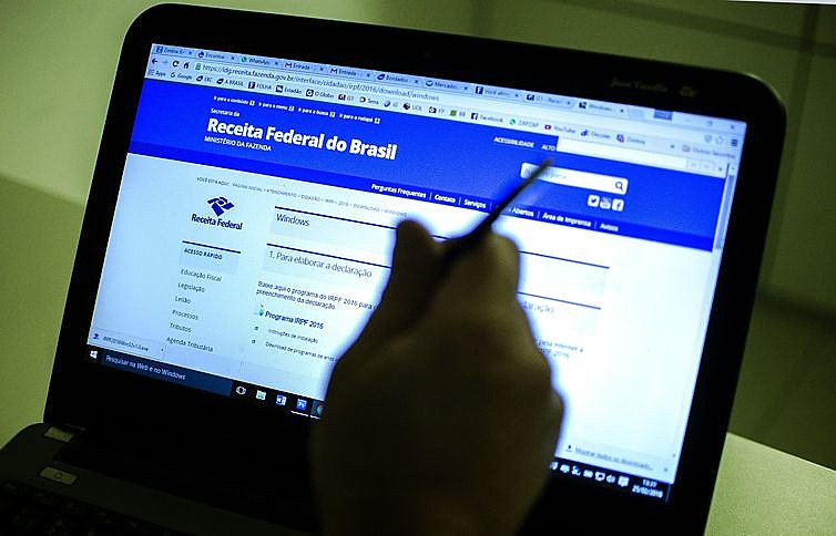 A estituição do Imposto sobre a Renda Pessoa Física é referente aos anos de 2008 a 2017