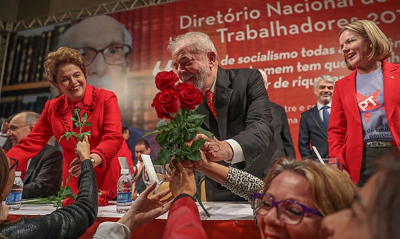 Qualquer líder que possa atrapalhar concreta ou simbolicamente o cenário do poder econômico será destruído, descartado, eliminado.