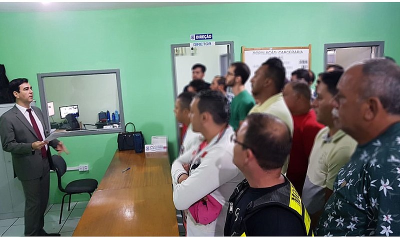 A iniciativa é voltada aos presos de menor periculosidade e que tenham um comprometimento maior com a execução da pena.