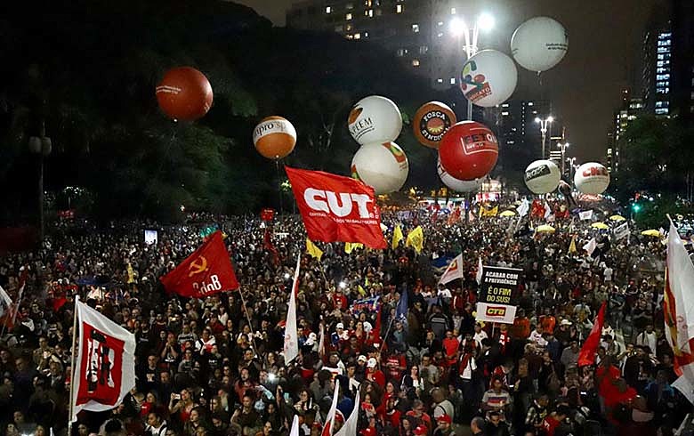 “É uma reforma que ataca frontalmente a classe trabalhadora. Então, dia 14, os professores vão parar as escolas. É um dia de muita força"