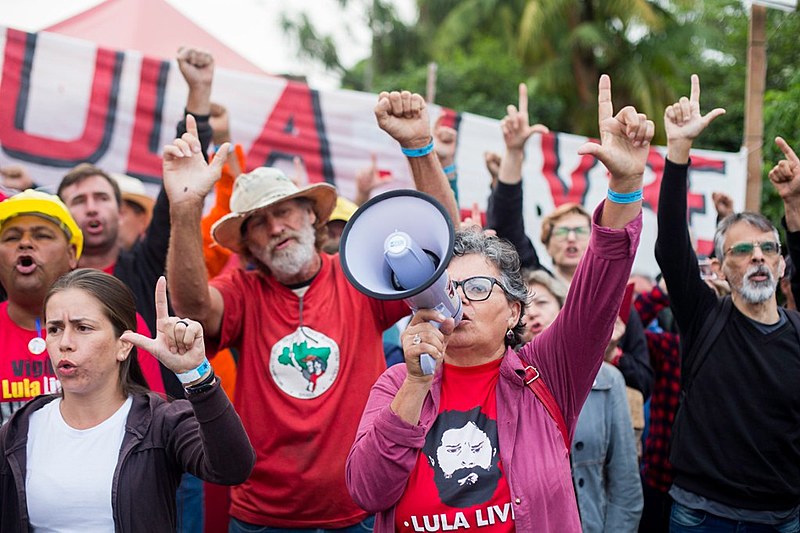 Vigília Lula Livre tem programação diária, com rodas de conversa e atividades culturais