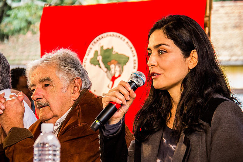 Sabatella participou de conferência com a presença de Pepe Mujica e depois almoçou com a família na Feira da Reforma Agrária