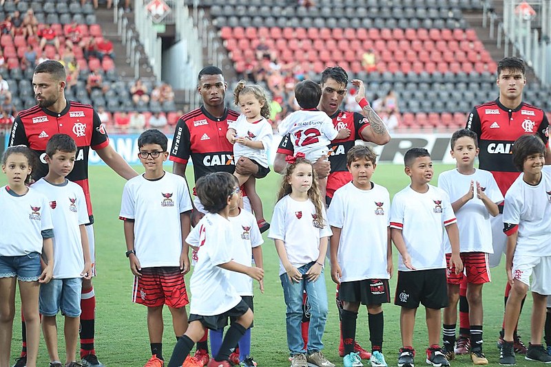 Jogo entre Flamengo e Bangu teve público de pouco mais de quatro mil e quinhentas pessoas na Ilha do Governador