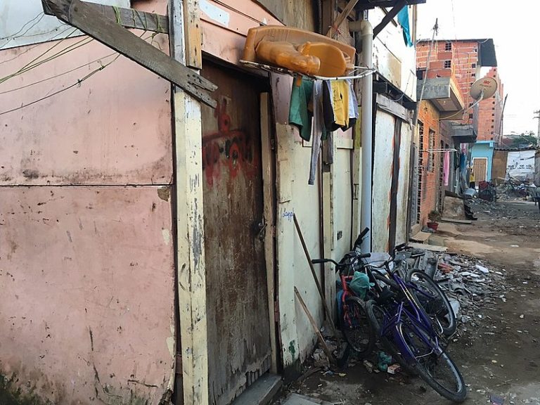 Barraco onde morava Leandro de Souza Santos; Favela fica em local valorizado por especulação imobiliária