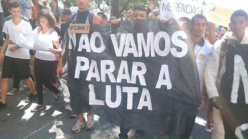 Secundaristas de SP farão paralisação contra a máfia da merenda e em apoio à greve de professores