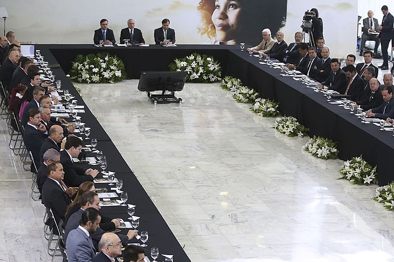 Temer reuniu ministros após um ano de golpe parlamentar