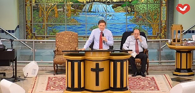 Candidato Marcelo Crivella (PRB) é Bispo licenciado da Igreja Universal do Reino de Deus