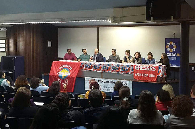 Roda de Conversa sobre a Desproteção Social foi realizada no dia 25