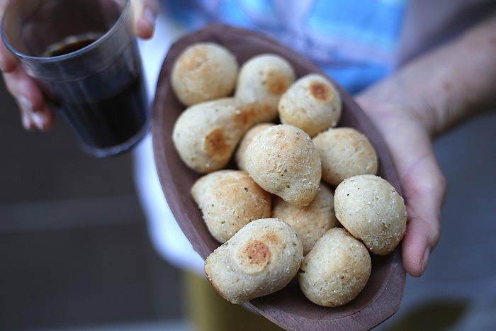 Pãozinho tem, entre seus ingredientes, polvilho doce e azedo, azeite e sal