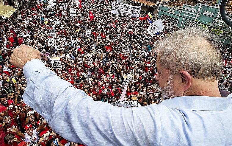 Perseguição jurídica, política e da mídia contra ex-presidente tem novo capítulo com julgamento pelo TRF4