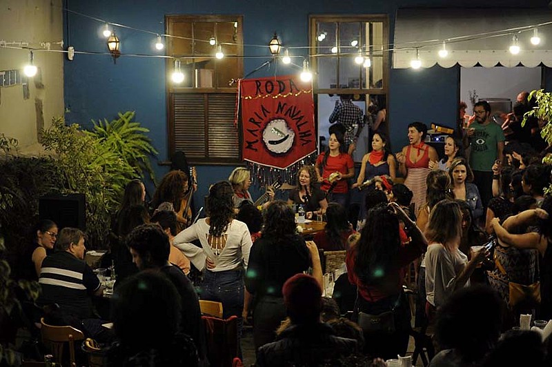 Maria Navalha resgata bambas como Marília Batista, Dora Lopes, Zilda do Zé, entre outras referências do gênero musical