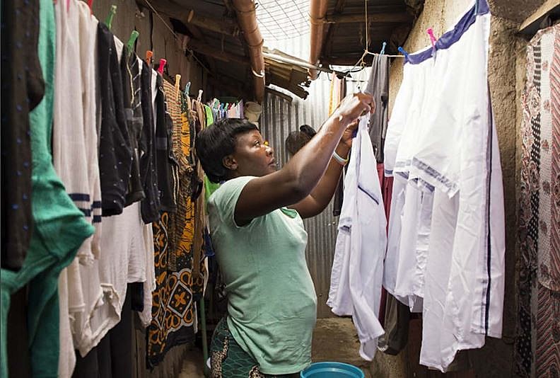 Os 22 homens mais ricos do mundo detêm mais riqueza que todas as mulheres que vivem na África, aponta documento