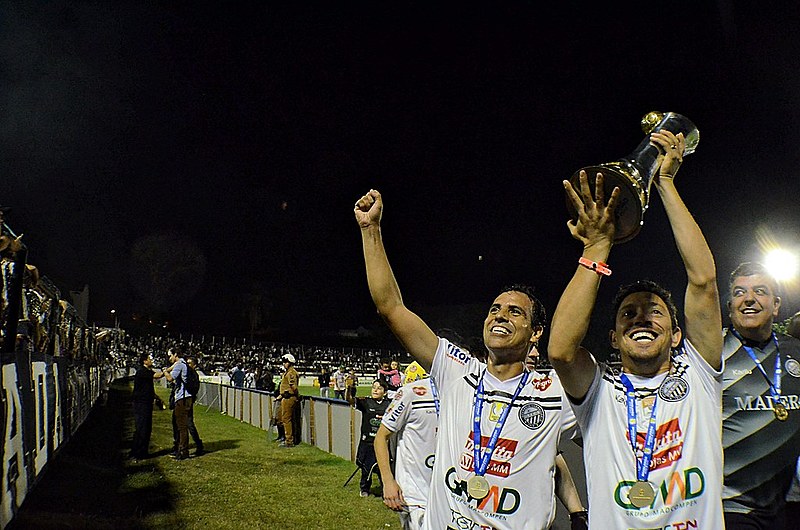 Operário levantou a taça diante da fanática torcida de Ponta Grossa