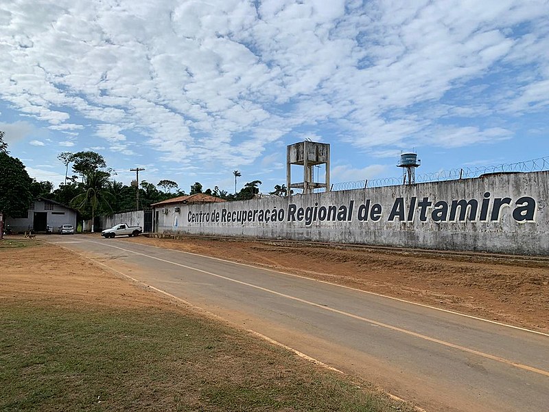 Os relatos ouvidos pela reportagem são de maus-tratos e de retaliação aos que ficaram