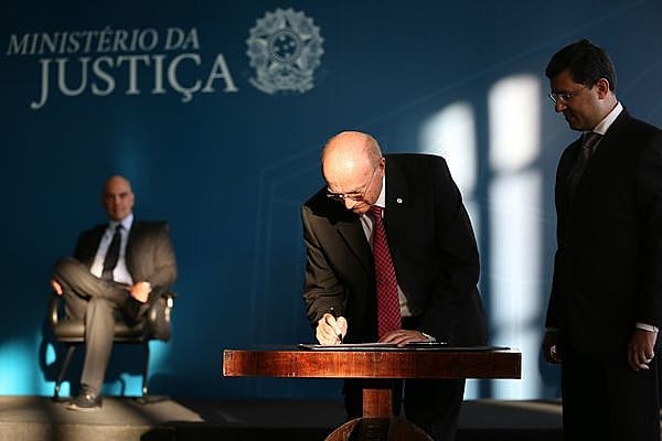 Ex-ministro Alexandre de Moraes na posse do novo ministro da Justiça e Segurança Pública, Osmar Serraglio