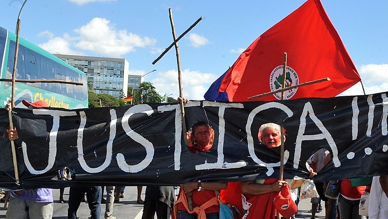 Integrantes do MST clamam por justiça há 15 anos. Massacre ocorreu em 2004.