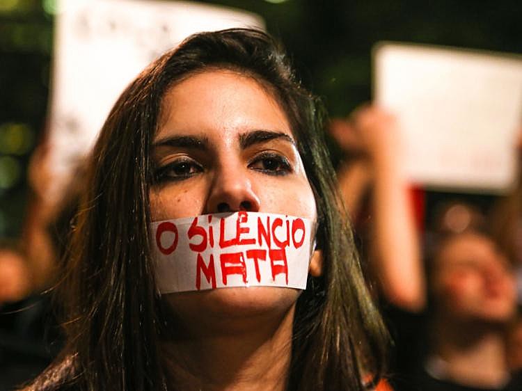 Nos últimos 12 meses, 1,6 milhão de mulheres foram espancadas ou sofreram tentativa de estrangulamento no Brasil, segundo Datafolha.