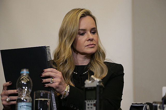"Todos sabem que há algo de errado nesse processo", comentou Valeska Martins