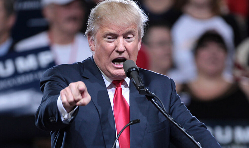 Trump defendeu a construção do muro como uma "questão humanitária"