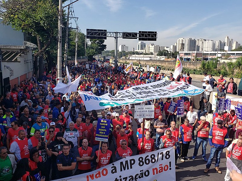 Ato ocorreu em frente à subsede da empresa, na região central da capital paulista