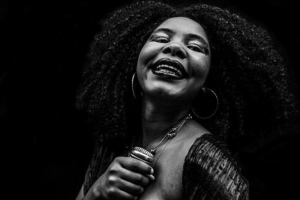 Registro de Elza da Conceição Soares — A mulher do fim do mundo.