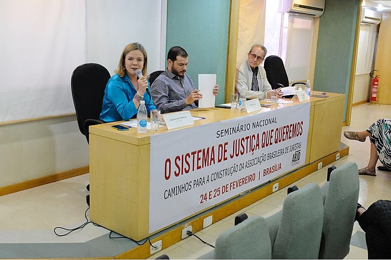 Gleisi Hoffmann participou do encontro: 'Aprendemos que instituições não são neutras'