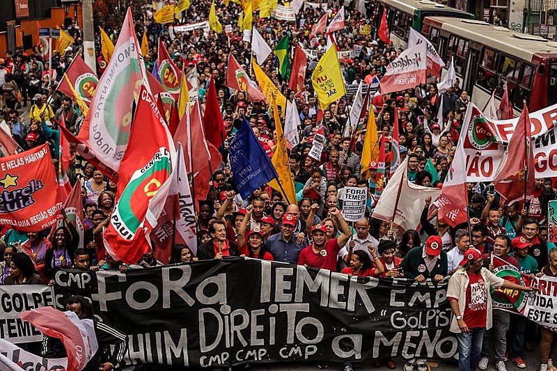 O objetivo era convocar a população para resistir à retirada de direitos que se anunciam com o impeachment de Dilma rousseff.