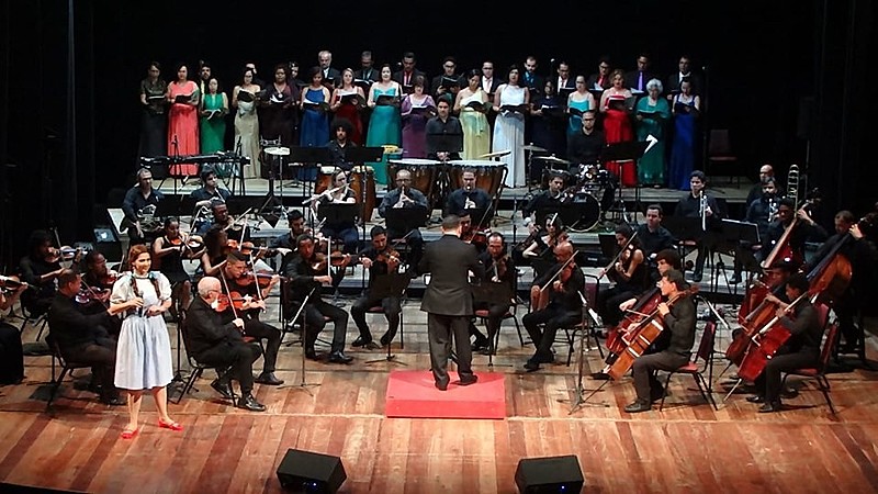 Música embala noite recifense