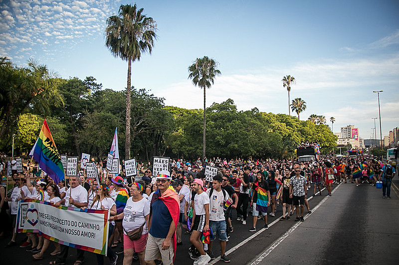 Milhares de pessoas participaram da Parada Livre