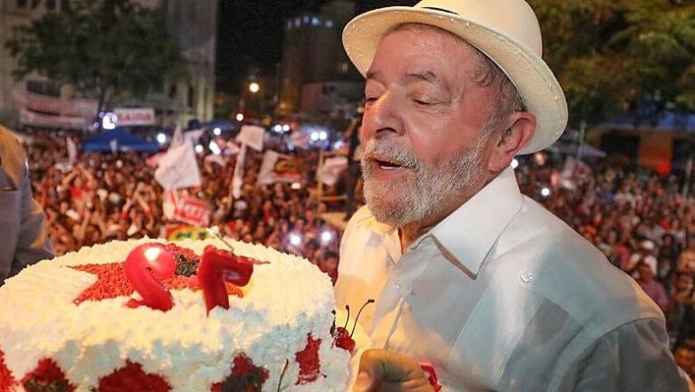 Conheça a curiosa história sobre a data de aniversário de Lula: 6 ou 27 de outubro?