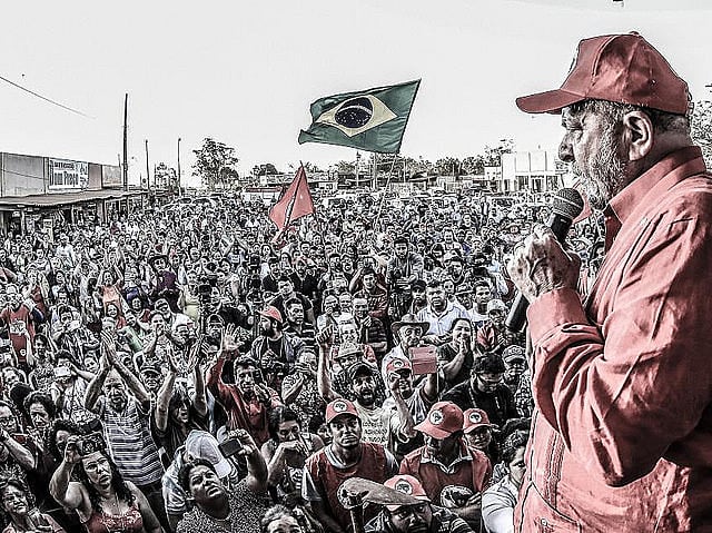 Lula en una de sus caravanas realizadas el año pasado