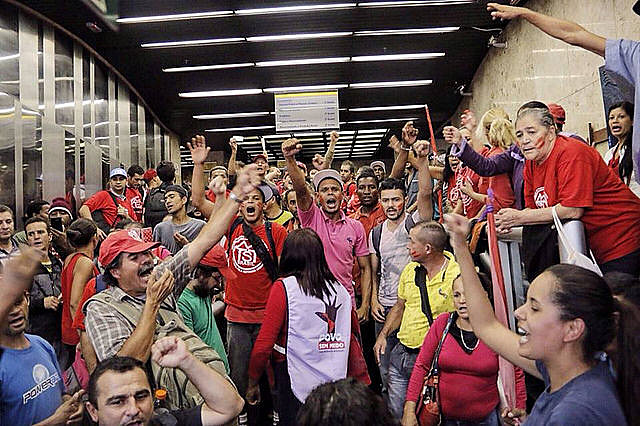 Em 2016, o MTST ocupou Escritório da Presidência em São Paulo já pela manutenção dos contratos do Minha Casa Minha Vida