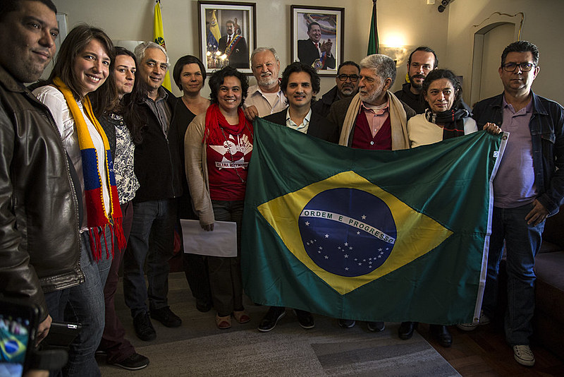 Representantes de movimentos populares fizeram uma visita de solidariedade ao cônsul da Venezuela em São Paulo