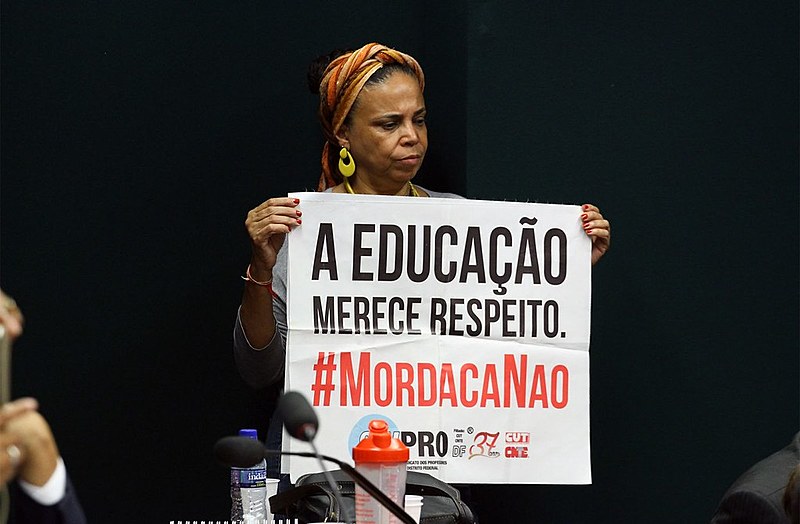 Agora, no encerramento do ano, Rodrigo Maia anuncia que votação do Escola sem Partido pode voltar à tona