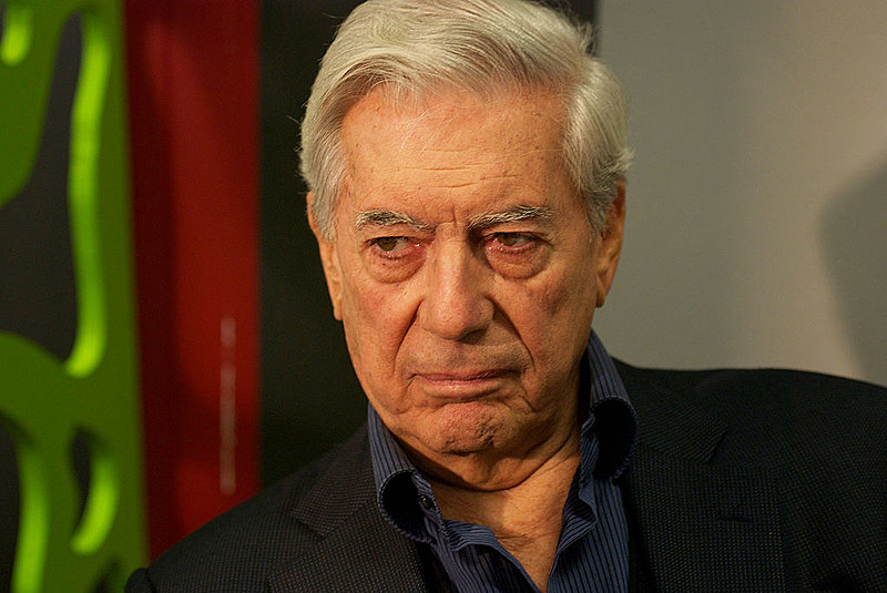 Não é de hoje que Vargas Llosa tem sido acionado pelo conservadorismo para se posicionar