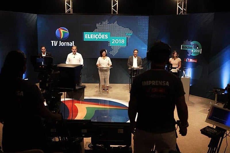 Participaram do debate Paulo Camara (PSB), Armando Monteiro (PTB), Maurício Rands (PROS) e Dani Portela (PSOL).